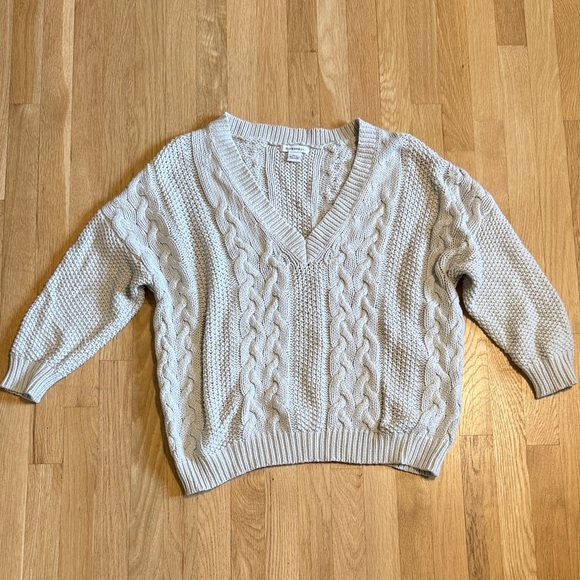 Women's Chunky Cable Knit Sweater - Picture 1 of 4